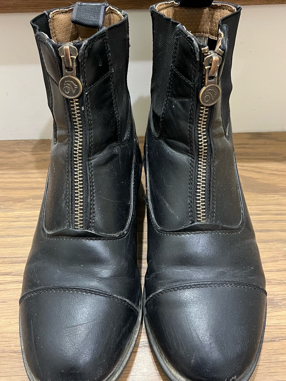 Ovation Paddock Boots Girls size 4 Black
